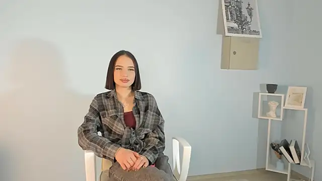 BrittnyRodney online show from December 21, 7:45 am