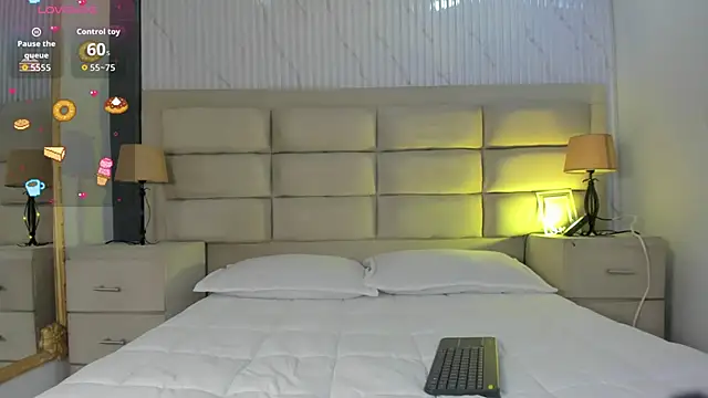 ManuelaEvans  online show from February 23, 9:36 pm