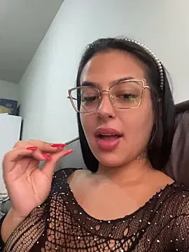 jujuarantes  2026 online show from February 9, 12:40 pm