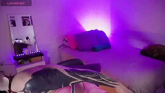 miami 18  online show from February 13, 2:02 am