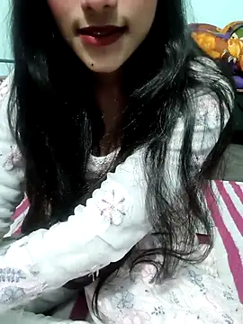 Yours-Zeenat online show from January 11, 5:56 am