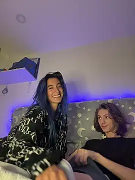 LunaisBack online show from March 19, 1:32 am