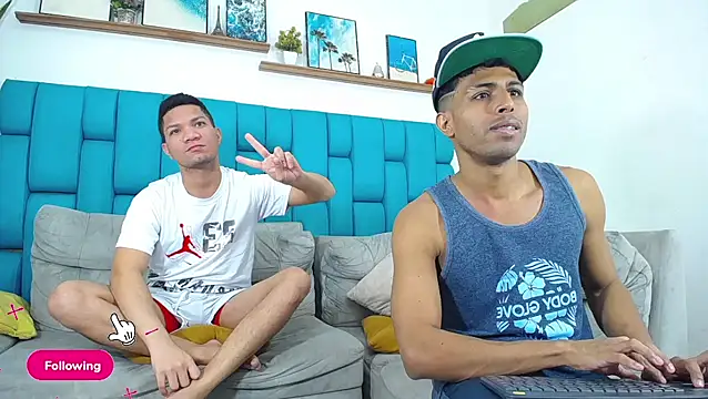 Interracial Snow Bunny online show from April 4, 9:24 pm