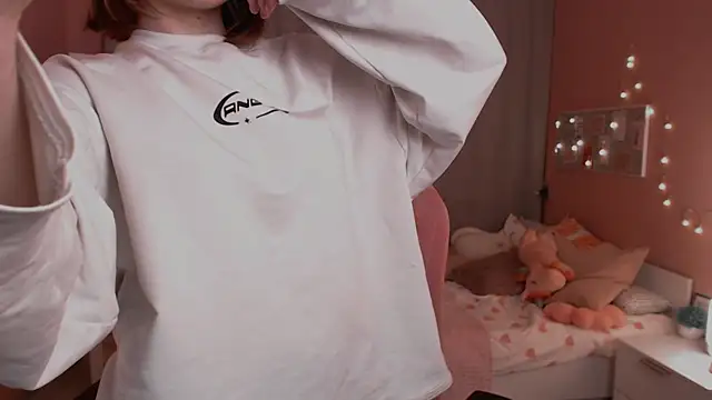 Haya Harareet online show from January 8, 1:20 am