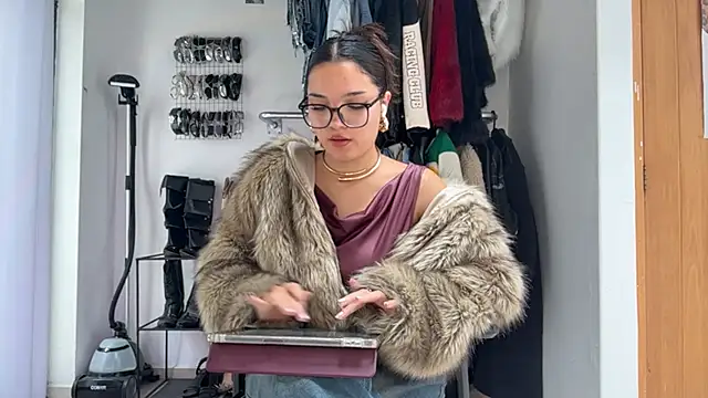 LubaLadeau online show from January 13, 2:10 pm