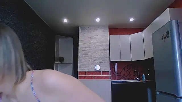 Amanda Luxe online show from February 22, 6:47 am