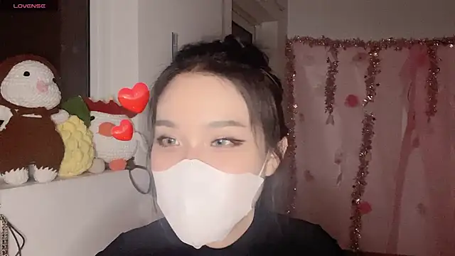 Tieu-May online show from March 21, 9:31 pm