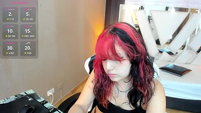 Liily Teen online show from March 3, 6:36 pm