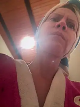 cintia love online show from January 12, 6:35 pm