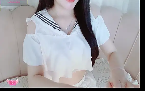 Junnatalie   online show from April 11, 6:30 am