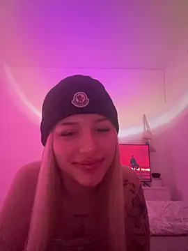 samybabe online show from January 14, 8:30 am