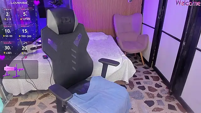 ThaliaBrookss  online show from March 4, 7:26 am