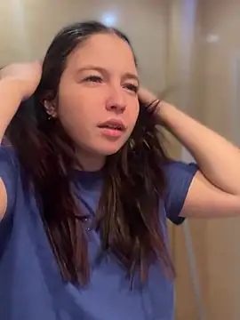 AlexaYvonne online show from February 18, 12:21 am