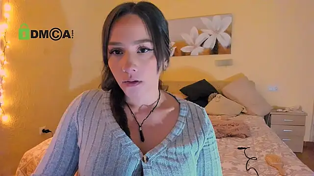 juliiaroberts online show from March 22, 3:34 am