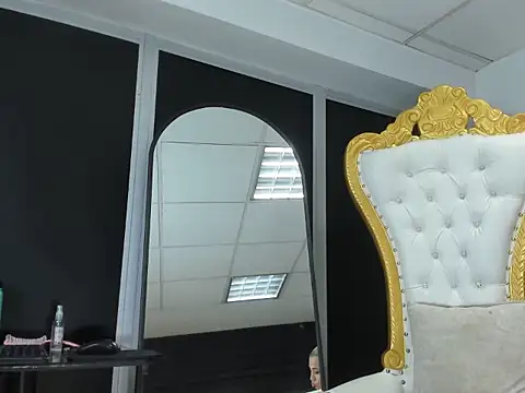 LauraScarlet online show from March 18, 7:35 am