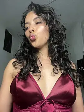 auroramooon online show from February 28, 12:21 am