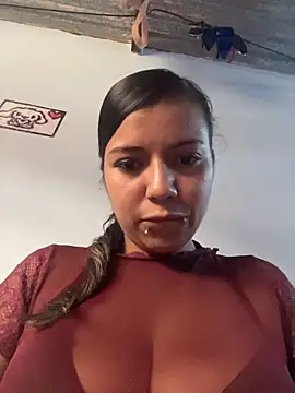 cinthia2011 online show from January 5, 8:45 pm