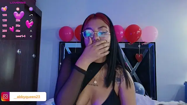 queen of you heart online show from February 12, 10:33 pm