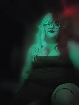 LunaLuxxx666 online show from May 6, 4:05 am