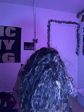 paranoidbimbo online show from April 2, 12:19 am