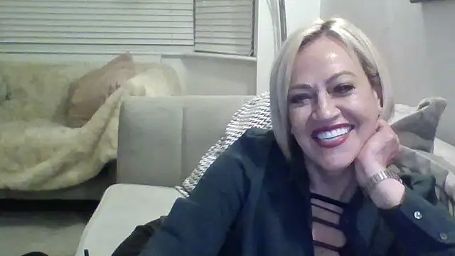 Milfshake227 online show from May 20, 9:12 pm