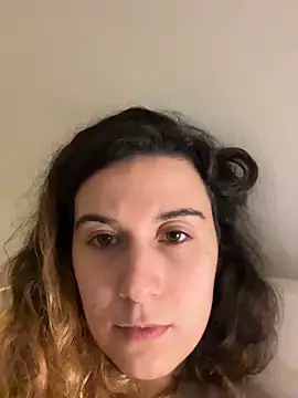 joanaguerreiru online show from May 6, 11:31 pm
