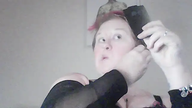 BustyRedxx online show from March 2, 11:28 am