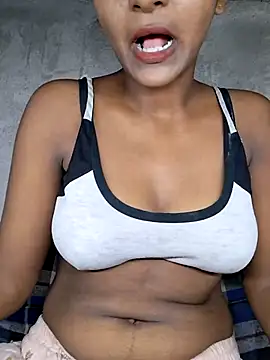 Royal-girl78 online show from July 4, 4:03 pm