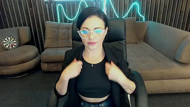 Dafni Monn online show from September 20, 5:50 am