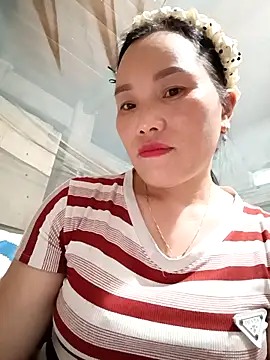 yu--yo online show from February 5, 10:29 am