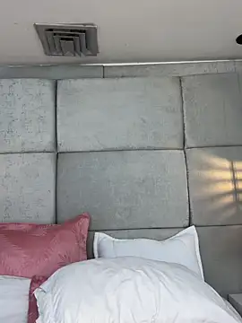 IvonneOwen online show from March 20, 4:17 am