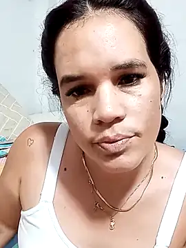 horny girl33 online show from January 15, 6:36 pm