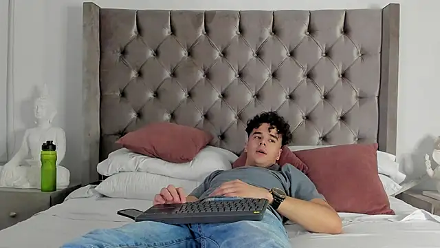 RedNDizzy online show from February 13, 12:23 am