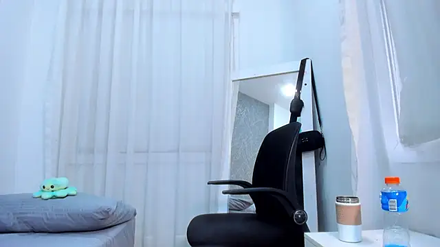 ViictoriiaSaenz online show from April 10, 10:05 pm