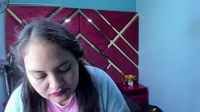 MiaRouss69 online show from February 18, 8:24 am