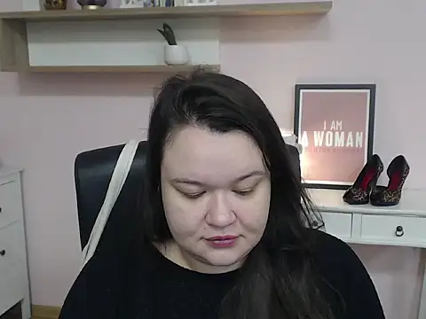 HollyDanceSoul online show from February 12, 5:31 am