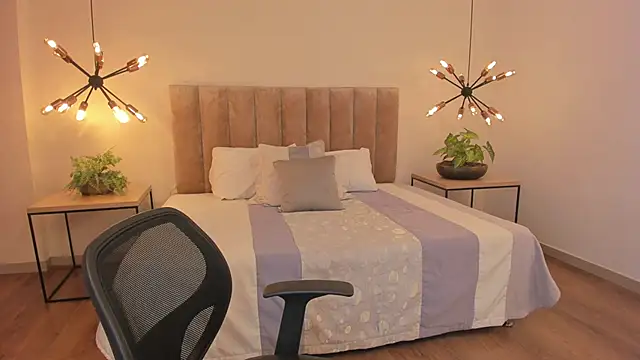 Abriil cutee online show from March 5, 11:11 pm