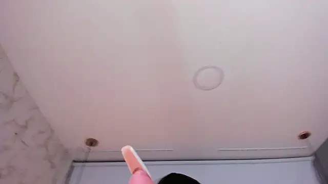 lizz lunna online show from February 3, 10:45 pm