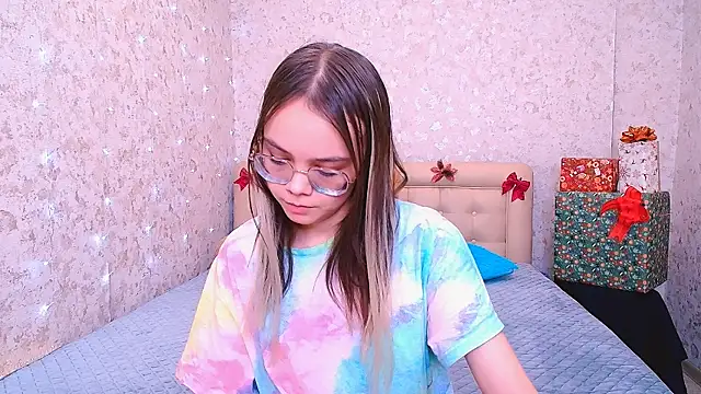 LolliStrawberry online show from January 11, 2:49 am