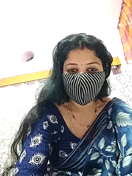 Priyaji7575 online show from February 21, 11:44 am