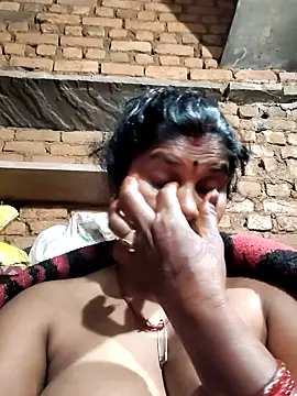 Hot di97 online show from February 12, 8:10 pm