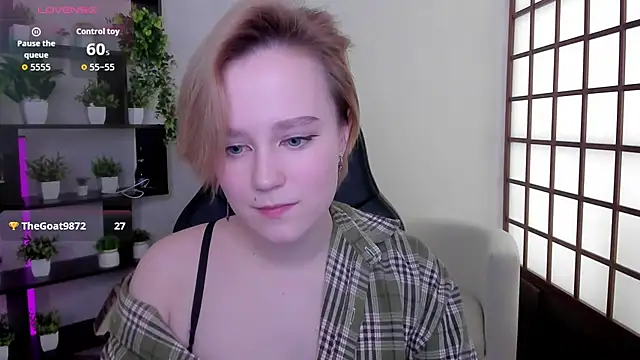 Ellie Heavenly online show from February 17, 8:35 am