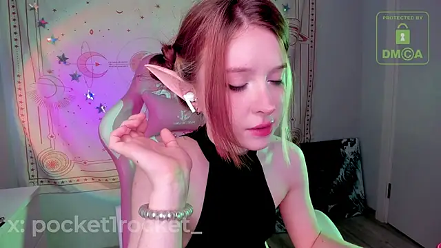 Snapshot of _PocketRocket_ chatting on October 22, 9:42 pm PocketRocket online show from October 22, 9:42 pm