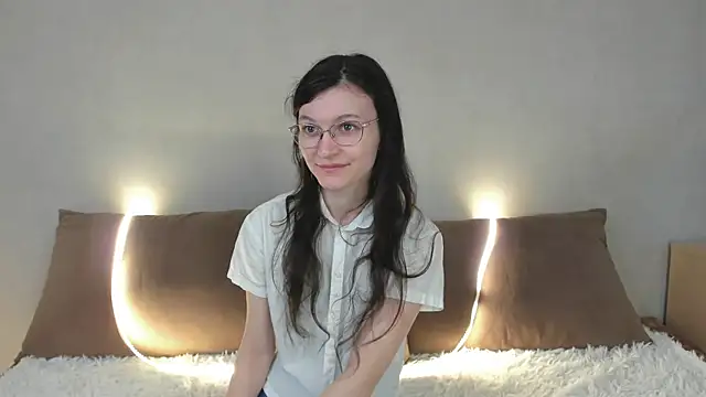 ThoraMarola online show from April 5, 4:22 am