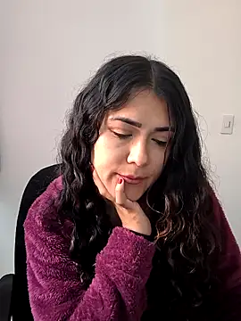 Freyarosse online show from February 9, 2:52 pm