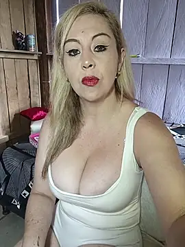 SofiaMilfx69 online show from April 11, 12:09 pm