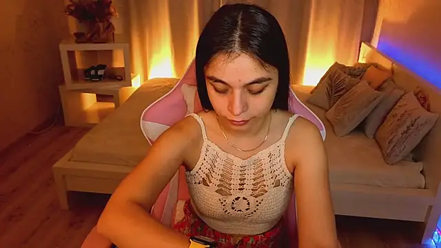 Kim Bless online show from April 13, 1:51 am