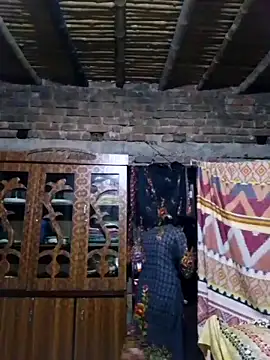 Hot Sweeti online show from March 14, 2:40 pm