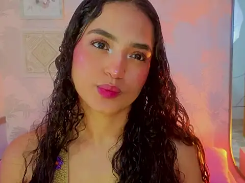 Emma Thompssonn online show from April 13, 12:06 pm