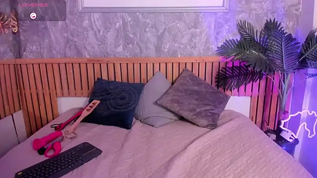 Marilyndackaria  online show from March 5, 11:50 am